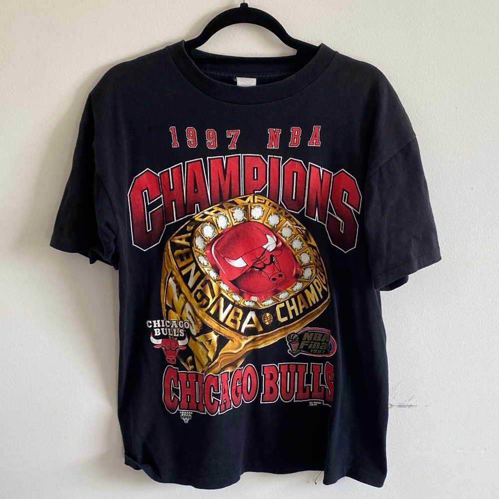 Chicago Bulls Single Stitch Vintage 1997 NBA Champions T-Shirt